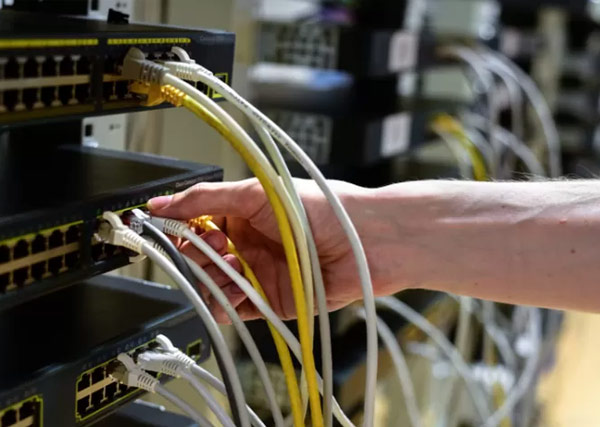 INSTALASI DAN PERBAIKAN JARINGAN LAN